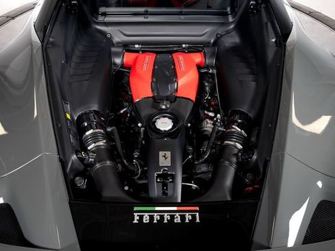 Certified 2022 Ferrari F8 Tributo RWD image 9