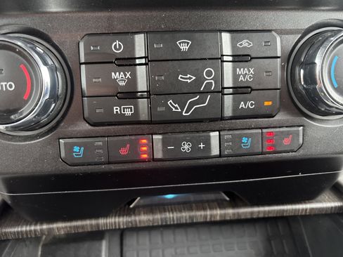 Used 2021 Ford F250 Lariat image 29