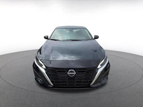 Used 2025 Nissan Altima 2.5 SV FWD image 4