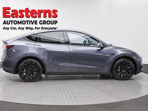Used 2022 Tesla Model Y Long Range AWD/4WD image 4