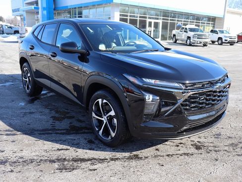 New 2026 Chevrolet Trax RS w/ Driver Confidence Package image 2