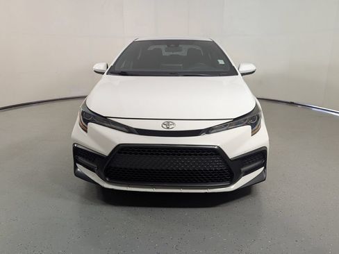 Used 2021 Toyota Corolla SE FWD image 2