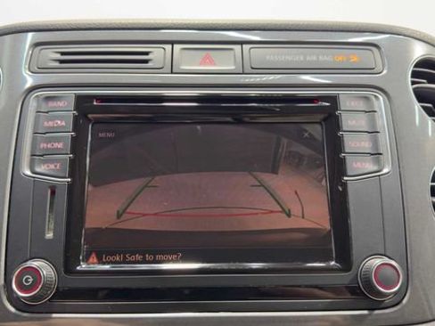 Used 2017 Volkswagen Tiguan S FWD image 31