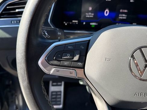 Used 2023 Volkswagen Tiguan SE R-Line image 15