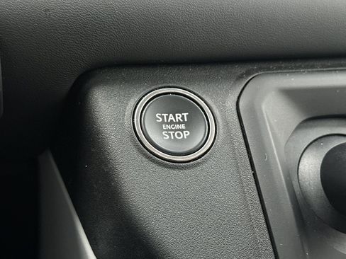 Used 2025 Land Rover Defender 110 S image 34