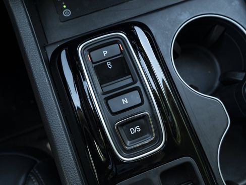Used 2025 Honda Pilot EX-L image 30