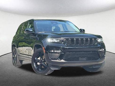 Used 2023 Jeep Grand Cherokee Limited w/ Black Appearance Package AWD/4WD image 2