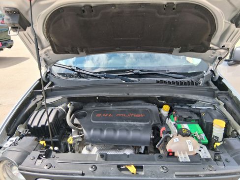 Used 2015 Jeep Renegade Trailhawk AWD/4WD image 19