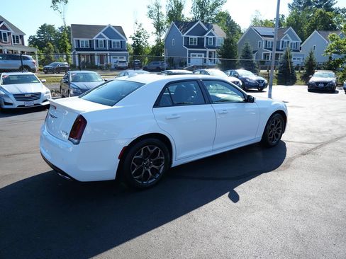 Used 2018 Chrysler 300 S w/ 300S Premium Group 2 AWD/4WD image 7