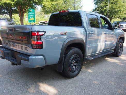 Used 2025 Nissan Frontier PRO-4X w/ Pro Convenience Package AWD/4WD image 8