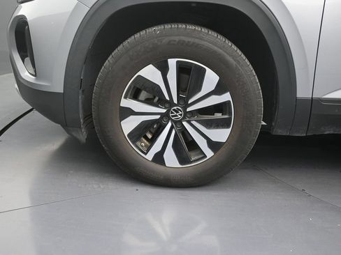 Used 2024 Volkswagen Atlas Cross Sport SE FWD image 9