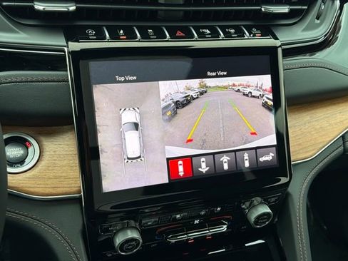 New 2025 Jeep Grand Cherokee Summit image 29