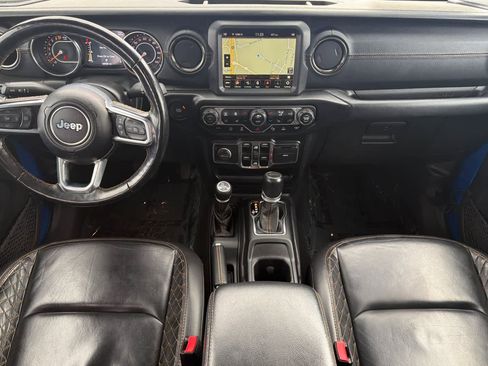 Used 2022 Jeep Gladiator Overland image 3