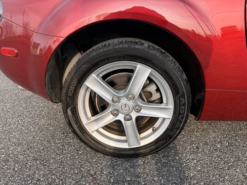 Used 2008 MAZDA MX-5 Miata Sport w/ Convenience Pkg image 28