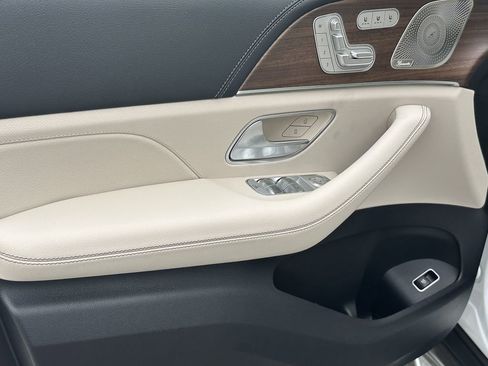 New 2026 Mercedes-Benz GLS 450 4MATIC image 11