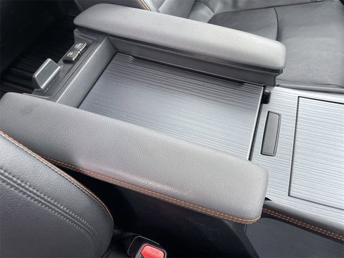 Used 2022 Toyota Sienna XSE image 33