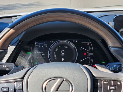 Used 2023 Lexus ES 300h Ultra Luxury w/ Accessory Package (Z2) image 16