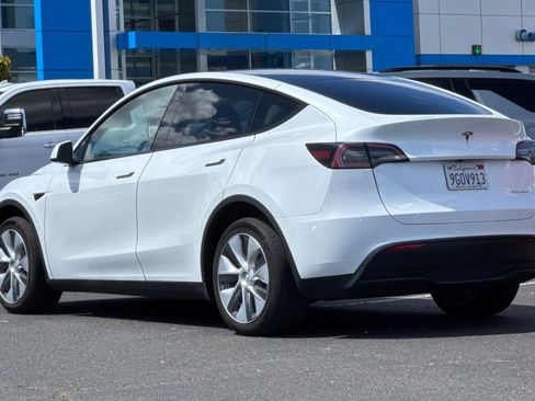 Used 2023 Tesla Model Y Long Range AWD/4WD image 7