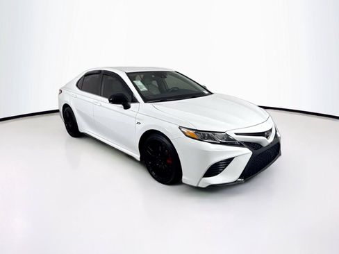 Used 2020 Toyota Camry SE FWD image 8