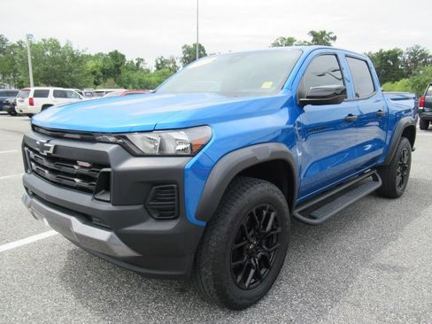 Used 2023 Chevrolet Colorado Trail Boss w/ LPO, Dark Essentials Package AWD/4WD image 3