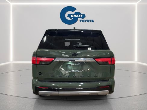 Used 2023 Toyota Sequoia Limited w/ Tow Technology Package AWD/4WD image 8