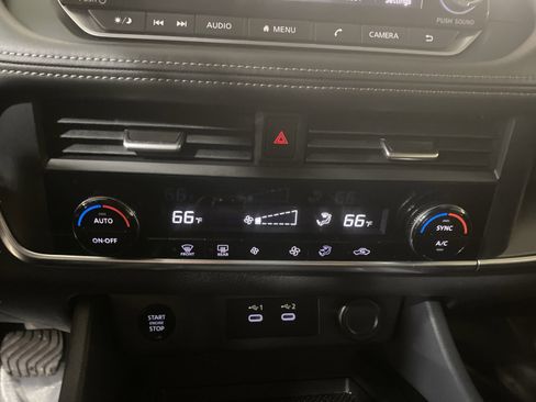 Used 2025 Nissan Rogue SV image 23