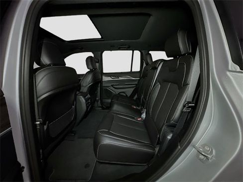 New 2025 Jeep Grand Cherokee Limited w/ Luxury Tech Group II image 15