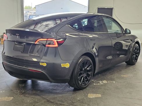 Used 2021 Tesla Model Y Long Range AWD/4WD image 4