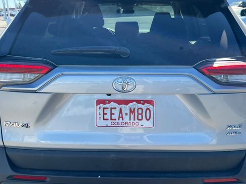 Used 2025 Toyota RAV4 XLE AWD/4WD image 19