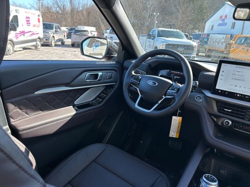 New 2026 Ford Explorer Platinum w/ LUX Leather Package image 32