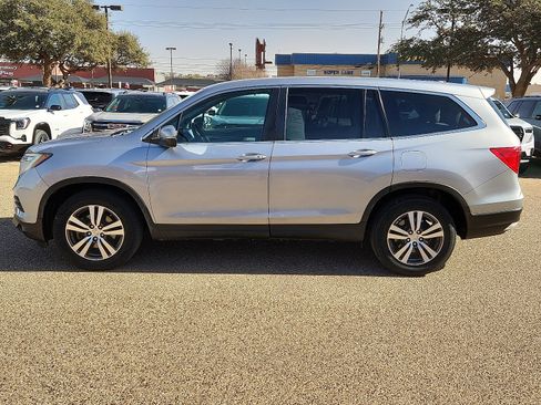 Used 2018 Honda Pilot EX image 2