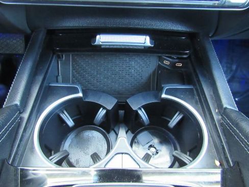 Used 2024 Mercedes-Benz GLE 450e 4MATIC image 48