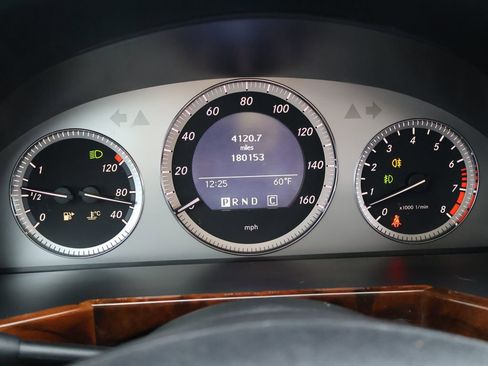 Used 2010 Mercedes-Benz GLK 350 4MATIC image 2