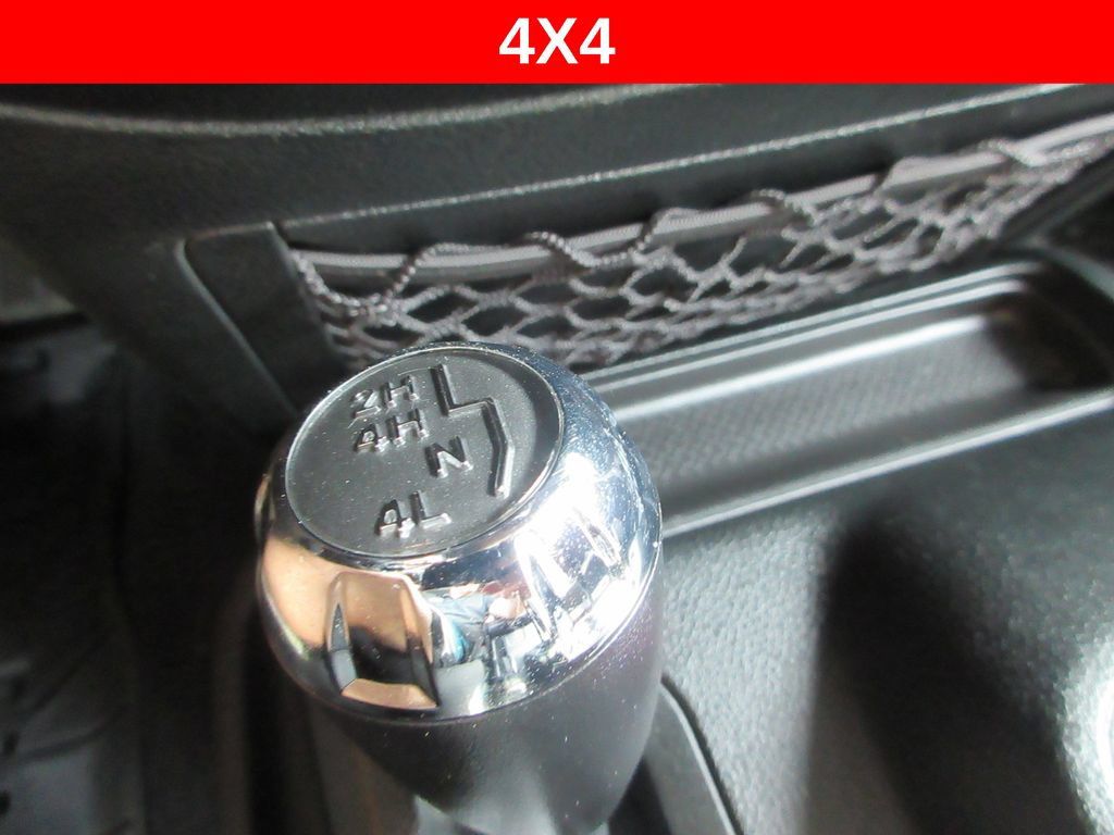 Used 2018 Jeep Wrangler Unlimited Sport S AWD/4WD image 15