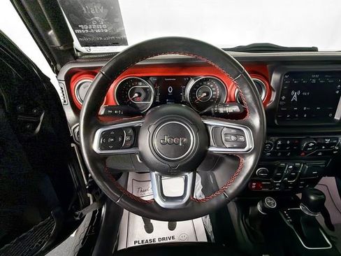 Used 2022 Jeep Wrangler Unlimited Rubicon w/ LED Lighting Group AWD/4WD image 11