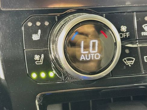 Used 2023 Toyota Highlander Platinum FWD image 19