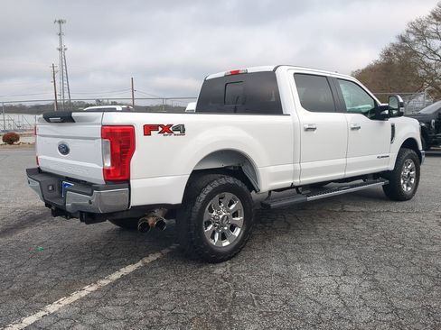 Used 2019 Ford F250 Lariat w/ Chrome Package image 3