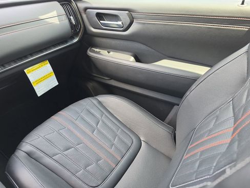 Used 2025 Nissan Armada PRO-4X w/ Pro-4X Premium Package AWD/4WD image 17