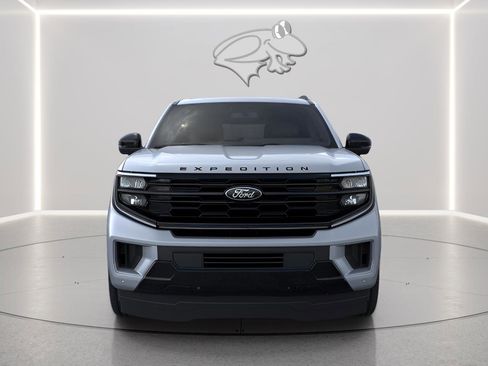 New 2026 Ford Expedition Platinum w/ Stealth Appearance Package AWD/4WD image 8
