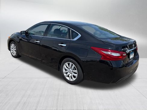 Used 2018 Nissan Altima 2.5 S w/ S Convenience Package FWD image 5