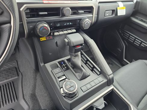 New 2026 Toyota 4Runner TRD Off-Road Premium AWD/4WD image 10