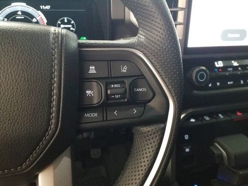 Used 2025 Toyota Tundra Limited AWD/4WD image 5