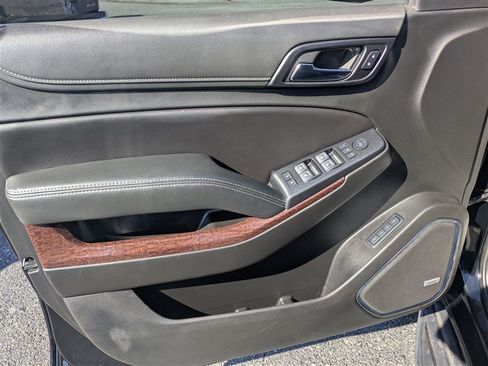 Used 2019 GMC Yukon XL SLT w/ Open Road Package AWD/4WD image 13