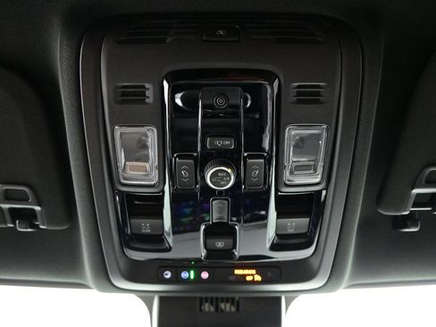 New 2026 Chevrolet Suburban Premier AWD/4WD image 27