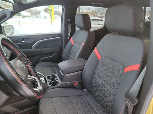 Used 2023 Chevrolet Colorado Z71 w/ Z71 Convenience Package 2 image 13