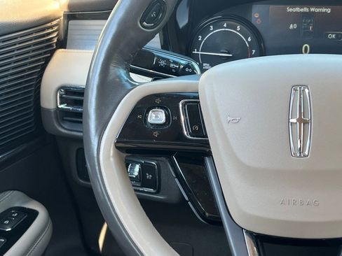 Used 2022 Lincoln Corsair Standard Sport Utility w/ Premium Package image 28