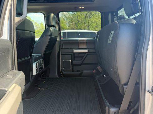 Used 2017 Ford F150 Lariat w/ Equipment Group 502A Luxury AWD/4WD image 19