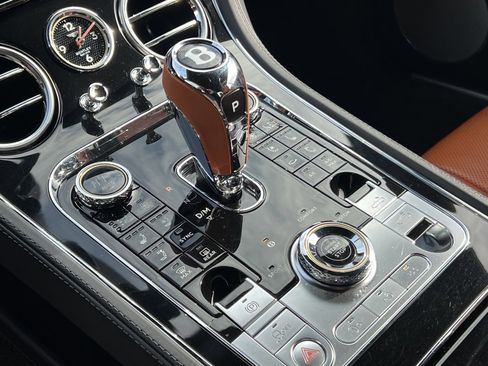 Used 2021 Bentley Continental GT image 30