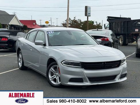 Used 2022 Dodge Charger SXT RWD image 1