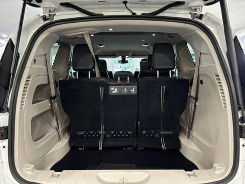 Used 2020 Chrysler Pacifica Touring-L Plus FWD image 49